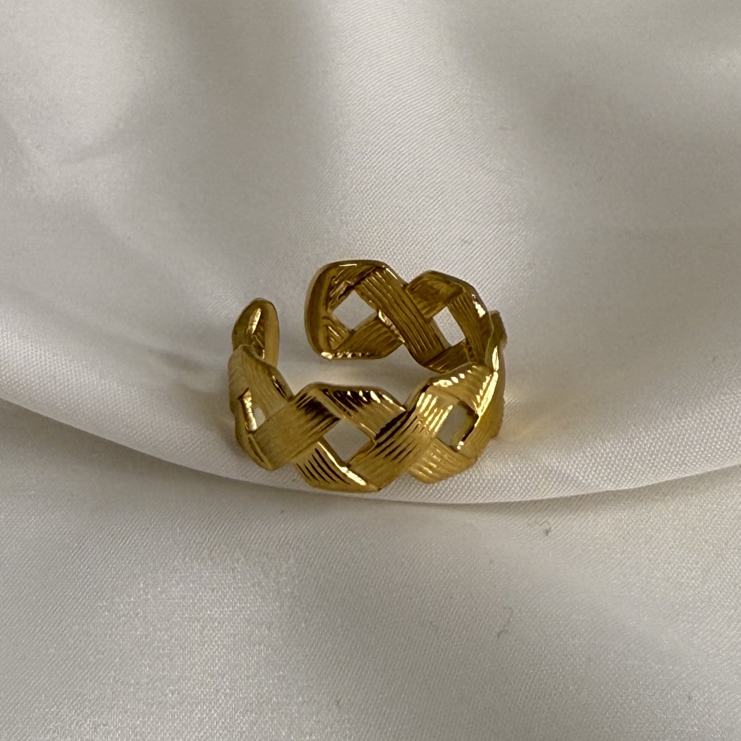 Annie Gold Ring