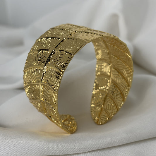 Yesmin Leaf Gold Cuff