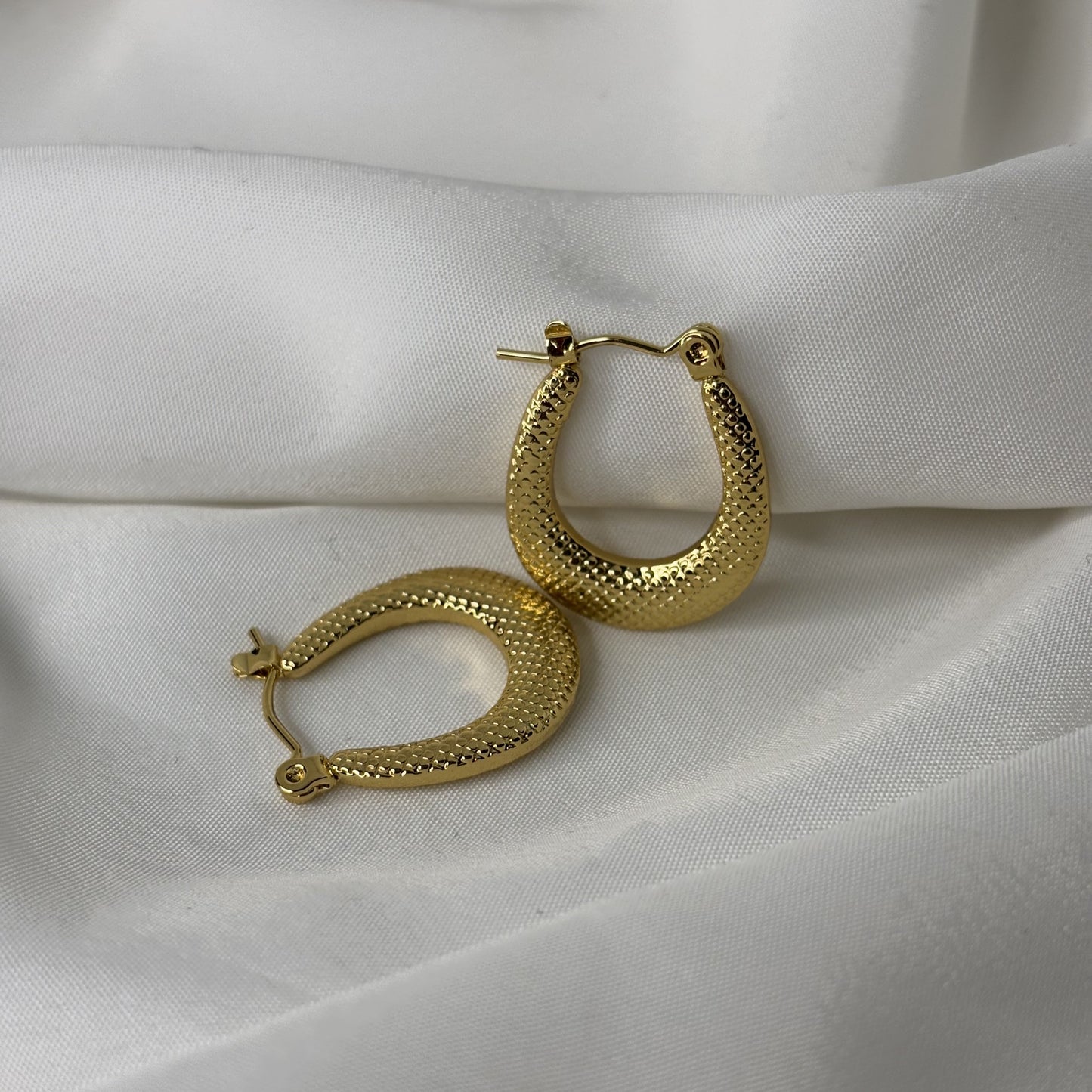 Pertula Hoops