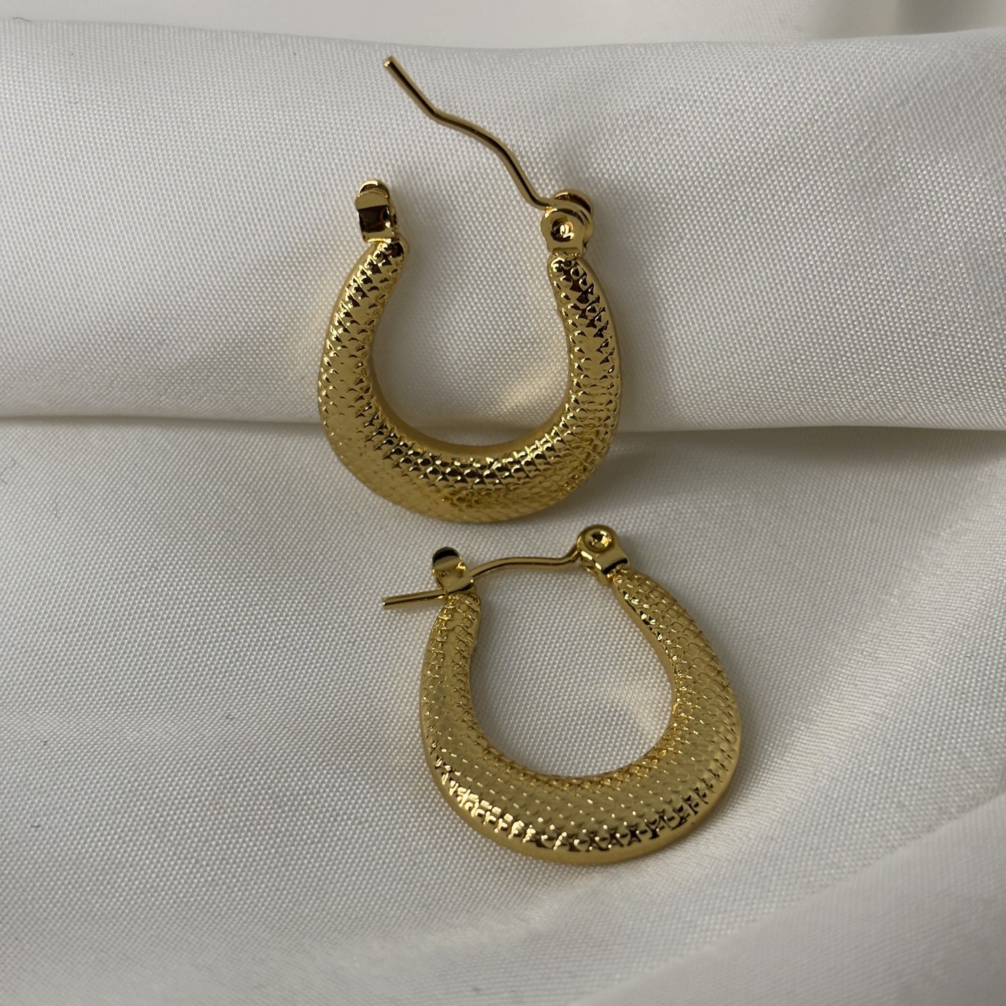 Pertula Hoops